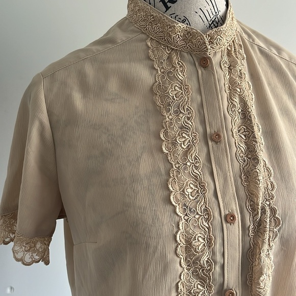 Liz Claiborne Vintage Lace Blouse โ Beige S - Picture 1 of 6